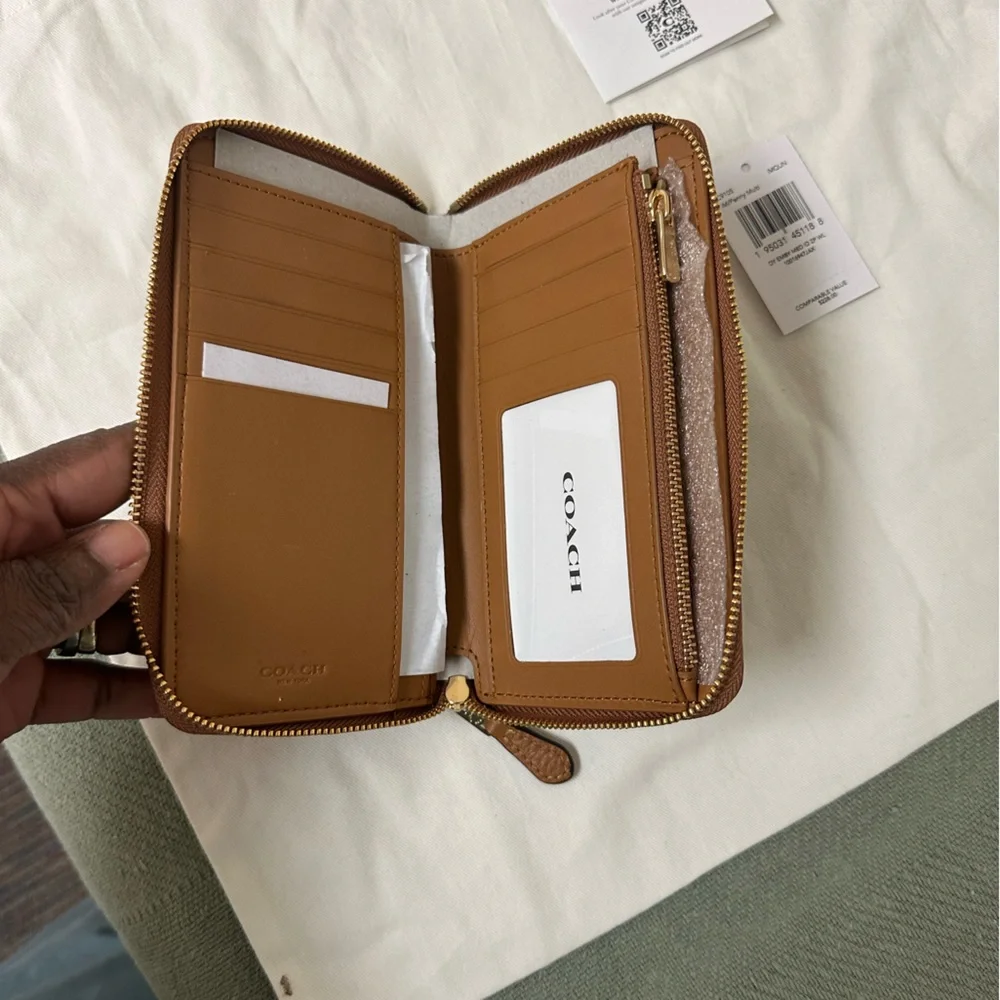 NWT COACH LIMITED EDITION DIARY EMBROIDERY MEDIUM ZIP AROUND WALLET - Picture 2 of 5